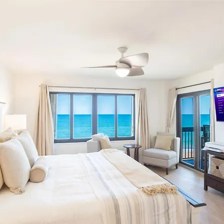 Villa Luxury Direct Oceanfront Corner With A Large Private Balcony, Heated Pool And Garage
